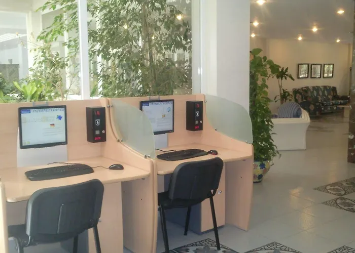 アパートホテル Diamant カラ・ラトハダ