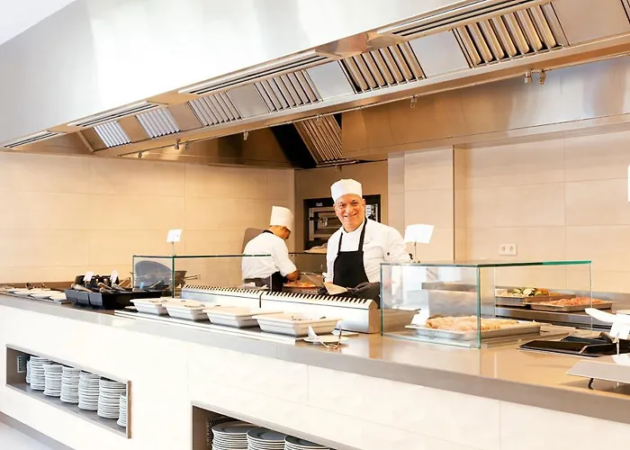 Diamant 아파트호텔 칼라 라트자다